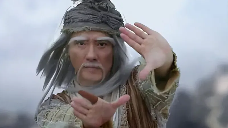 Zhao Lixin as Hong Qigong in 2017 series