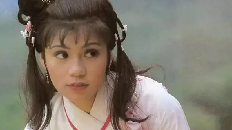 Barbara Yung as Huang Rong in 1983 series