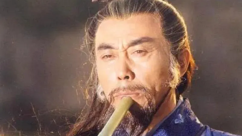 Cao Peichang as Huang Yaoshi in 2003 series