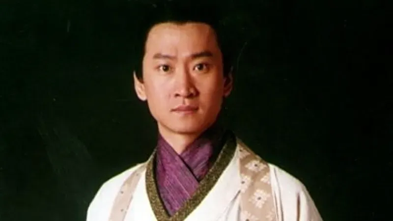 Zhou Jie as Yang Kang in 2003 series