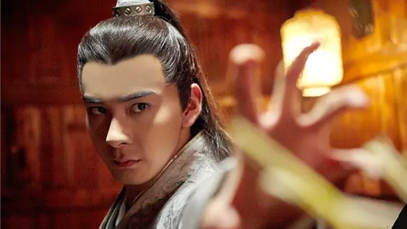 Chen Xingxu as Yang Kang in 2017 series