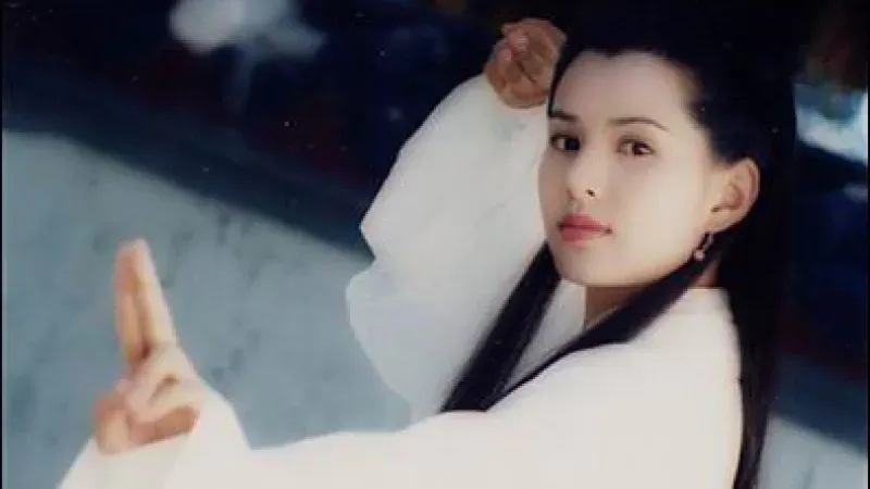 Carman Lee as Xiaolongnü in 1995 series